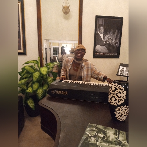 Meet your Posher, Ruta - Picture 8 of 16